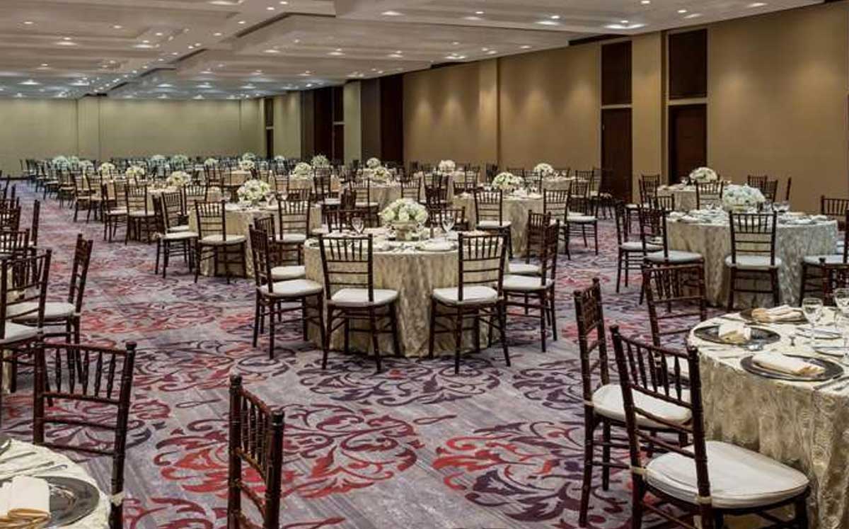 Pareja pide reembolso por recepción y atención médica de invitados tras terminar intoxicados