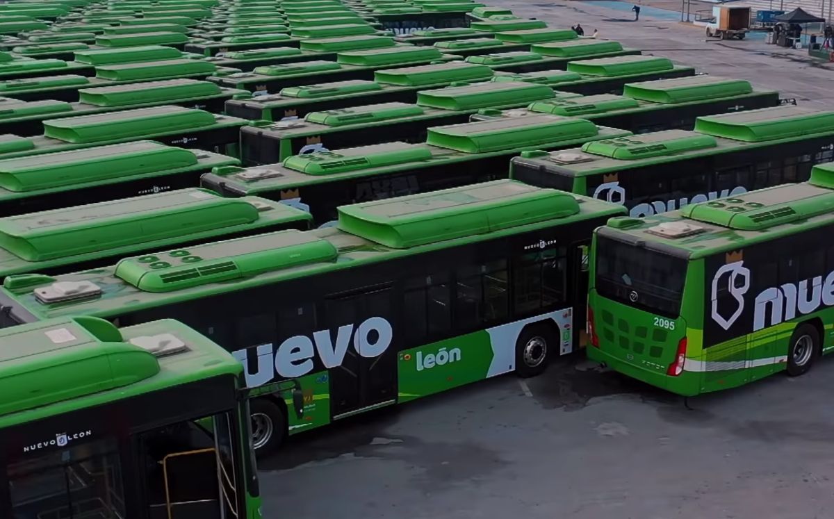 Arriba flotilla de 80 camiones a NL, aunque en mal estado